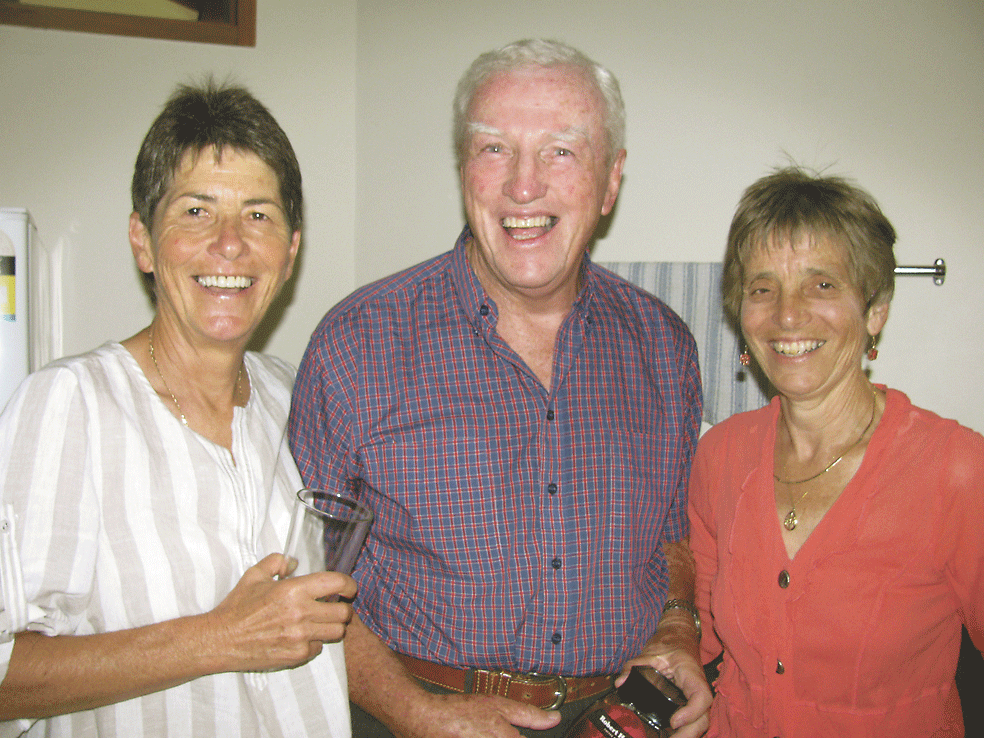 Sr Lyndall Brown, right, with Sr Ann Maree Thompson rsm and Fr Jim Dooley sm.