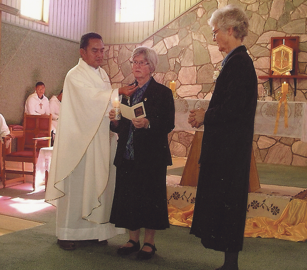 Sr Mary Graham renews her vows.