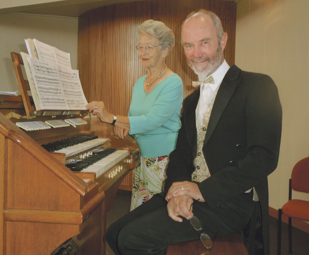 Renowned organ recitalist praises Whanganui organ Archdiocese of Wellington