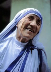 Saint Teresa of Calcutta, founder Missionaries of Charity Sisters, canonised to sainthood by Pope Francis on 4 September 2016. Photo: Manfredo Ferrari (1985), Wikimedia Commons